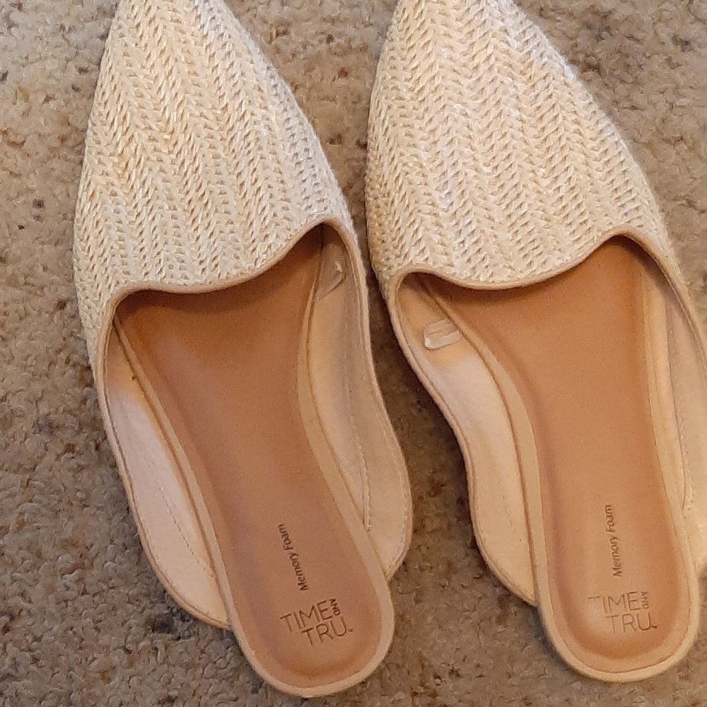 Women's slip on shoes